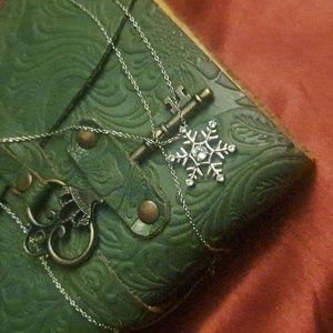 Glass and metal Snowflake necklace